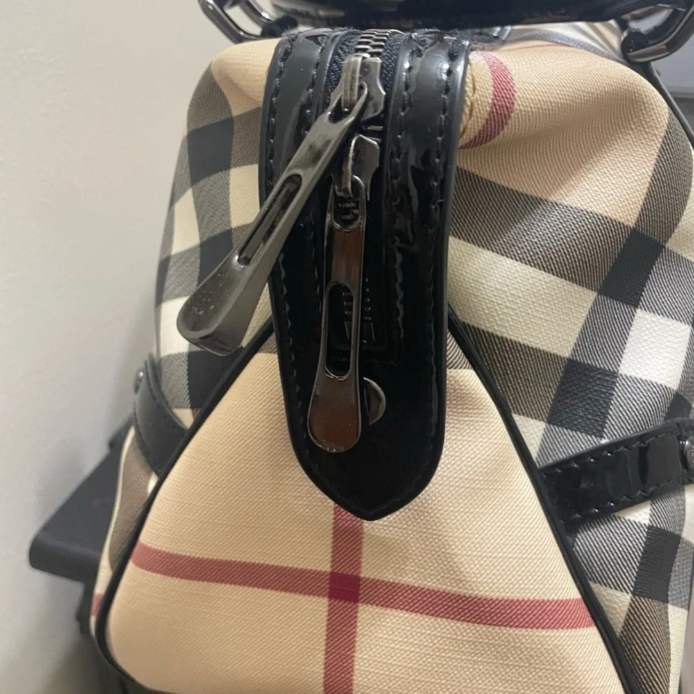 Burberry - Picture 4 of 8